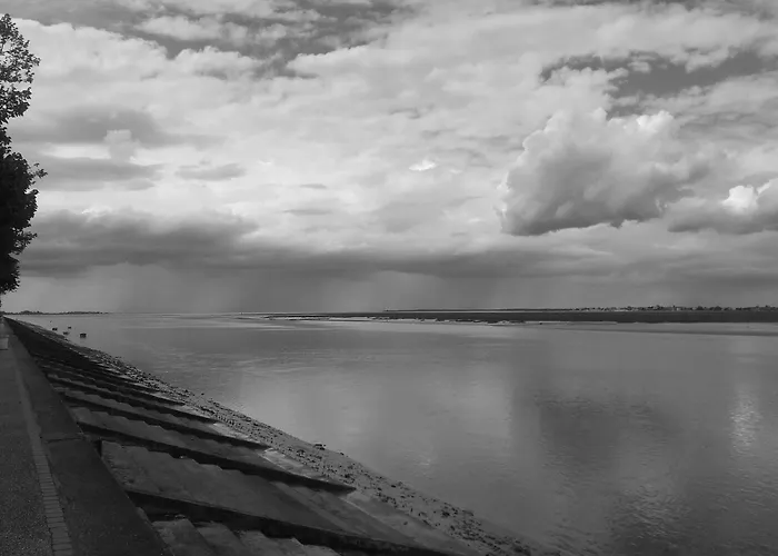 Avec Piscine Les Planches A Valery Somme